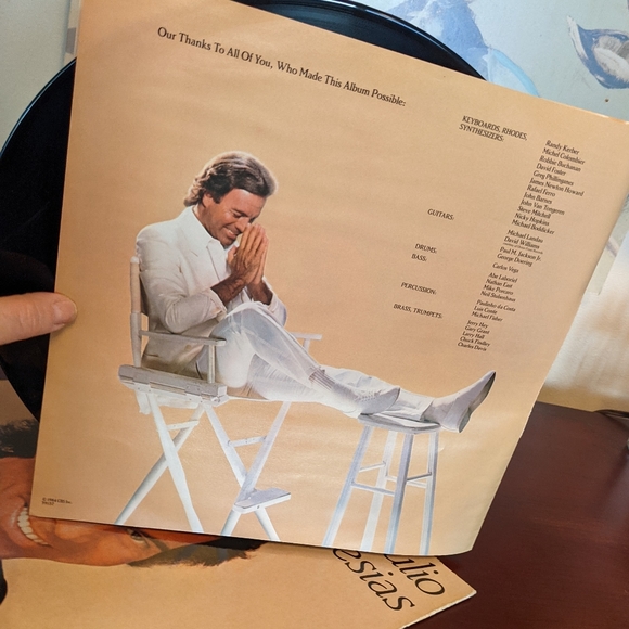 Julio Iglesias Vinyl Album 1100 Bel Aire Place Duet w/ Willie Nelson 1984 - Picture 6 of 6
